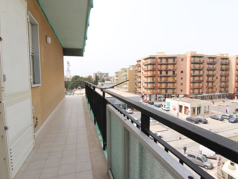 Appartamento in Vendita a Siracusa, zona via Tisia, 145'000&euro;, 143 m²