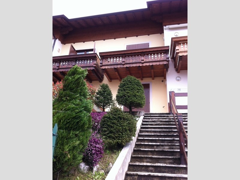 Casa Indipendente in Vendita a Costa Serina, zona val brembana, 150'000€, 120 m², arredato