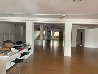 Ufficio in Affitto a Pescara, zona Stadio -  Pineta, 5'500€, 580 m²