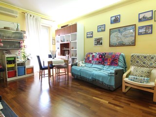 Trilocale in Vendita a Siracusa, zona Piazza della Vittoria, 88'000&euro;, 75 m²