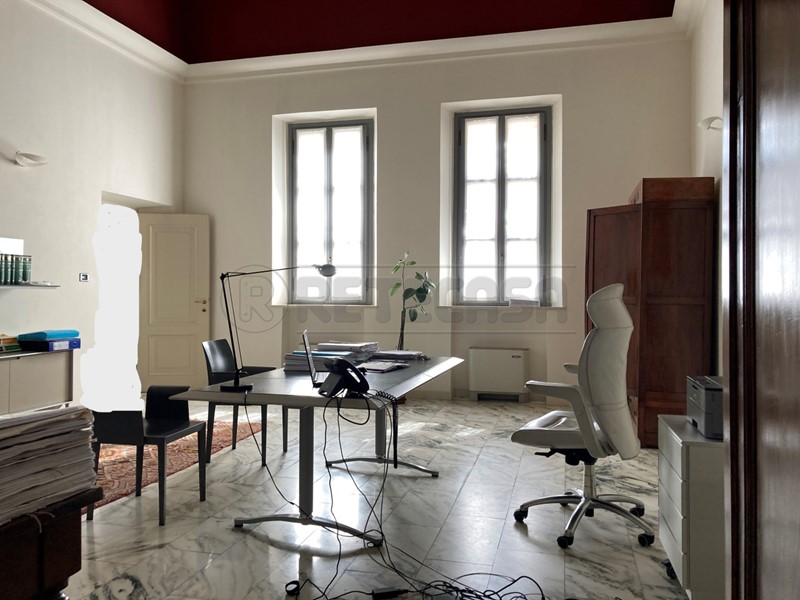 Ufficio in Affitto a Crema, 800€, 75 m²