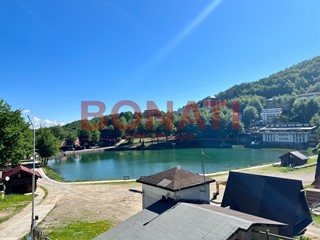 Attività commerciale in Vendita a Ventasso, zona Collagna, 250'000€, 1000 m²