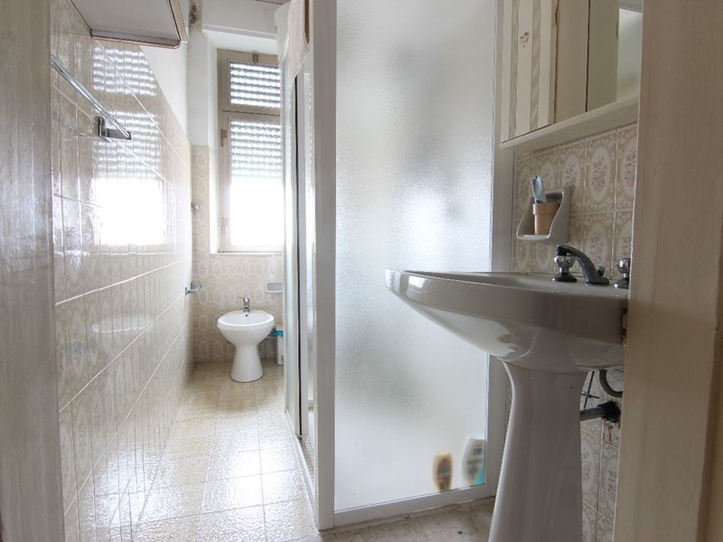 Trilocale in Vendita a Siracusa, zona Piazza Santa Lucia, 70'000&euro;, 85 m²