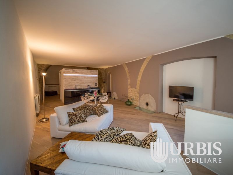 Monolocale in Vendita a Assisi, zona via degli Acquedotti , 178'000€, 70 m², arredato