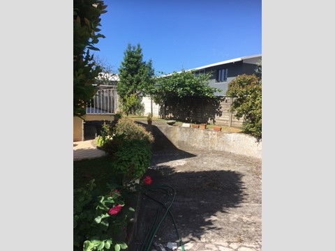 Casa Indipendente in Vendita a Carrara, 210 m²