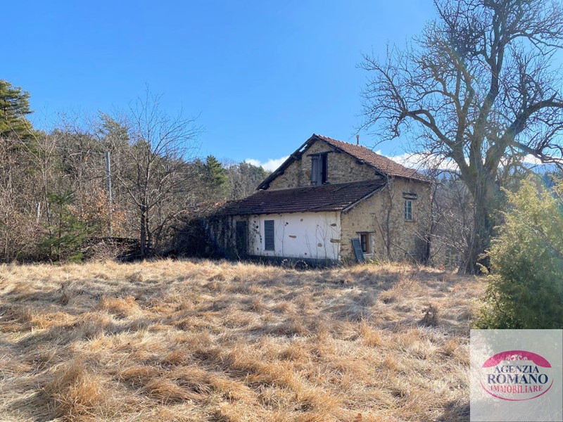 Casa Indipendente in Vendita a Sassello, 100'000€, 150 m², con Box