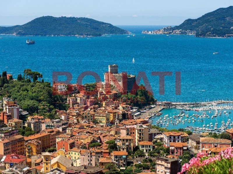 Capannone in Vendita a Lerici, zona Centro, 92'000&euro;, 43 m²