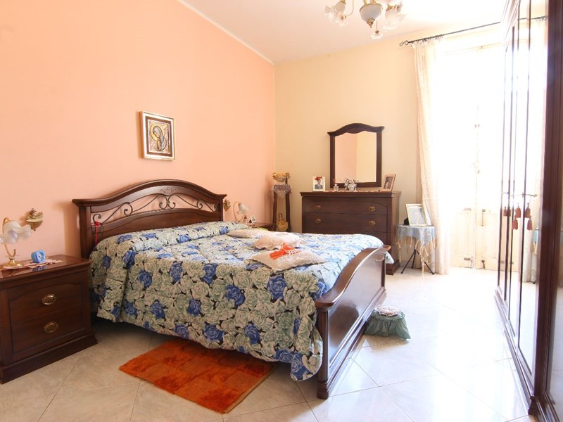 Trilocale in Vendita a Siracusa, zona Piazza Santa Lucia, 85'000&euro;, 117 m²
