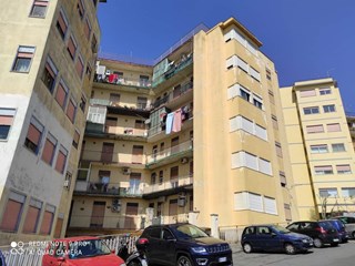 Quadrilocale in Vendita a Valverde, zona Ficarazzi, 93'000€, con Box