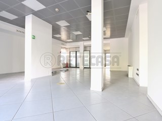 Immobile commerciale in Affitto a Vicenza, 2'300€, 240 m²