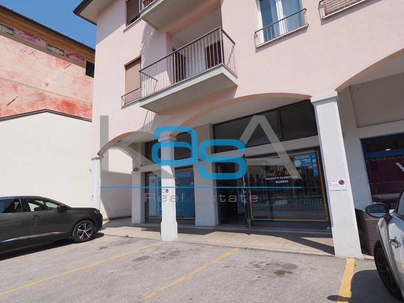 Immobile commerciale in Vendita a Treviso, zona Fiera, 155'000€, 75 m²