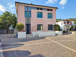 Ufficio in Affitto a Gambellara, 300€, 30 m²