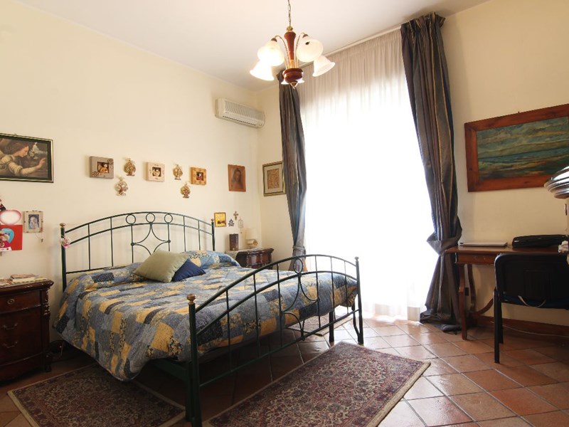 Appartamento in Vendita a Siracusa, zona Piazza della Repubblica, 180'000&euro;, 173 m²