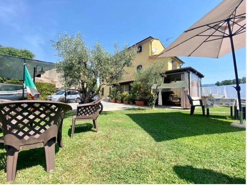 Casa Indipendente in Vendita a Sarzana, 400'000&euro;, 200 m², arredato