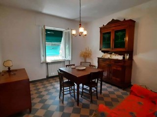 Casa Semi Indipendente in Vendita a Rapolano Terme, zona Serre Di Rapolano, 100'000€, 110 m²