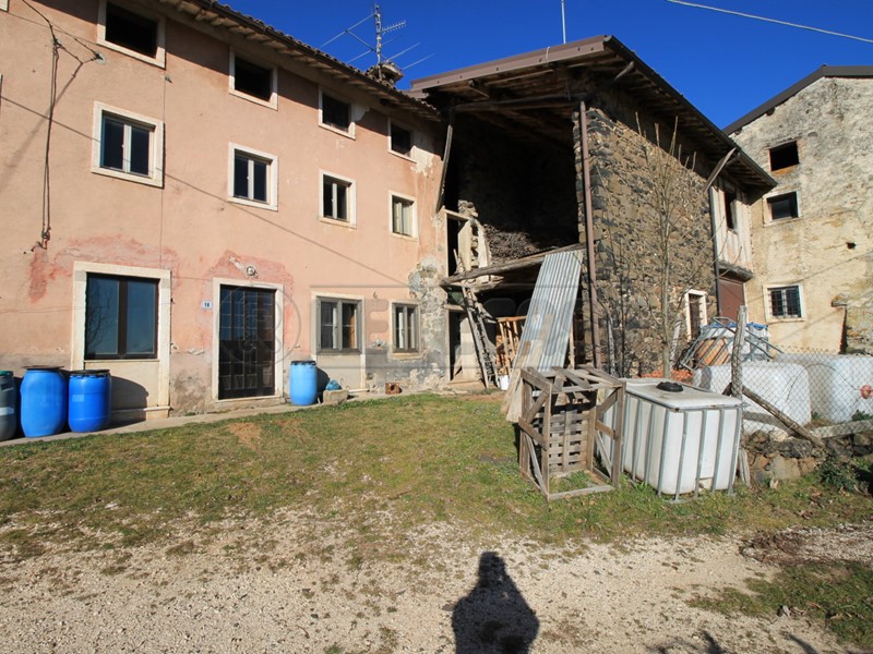 Rustico in Vendita a Nogarole Vicentino, 80'000€, 258 m²