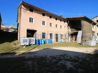 Rustico in Vendita a Nogarole Vicentino, 80'000&euro;, 258 m²