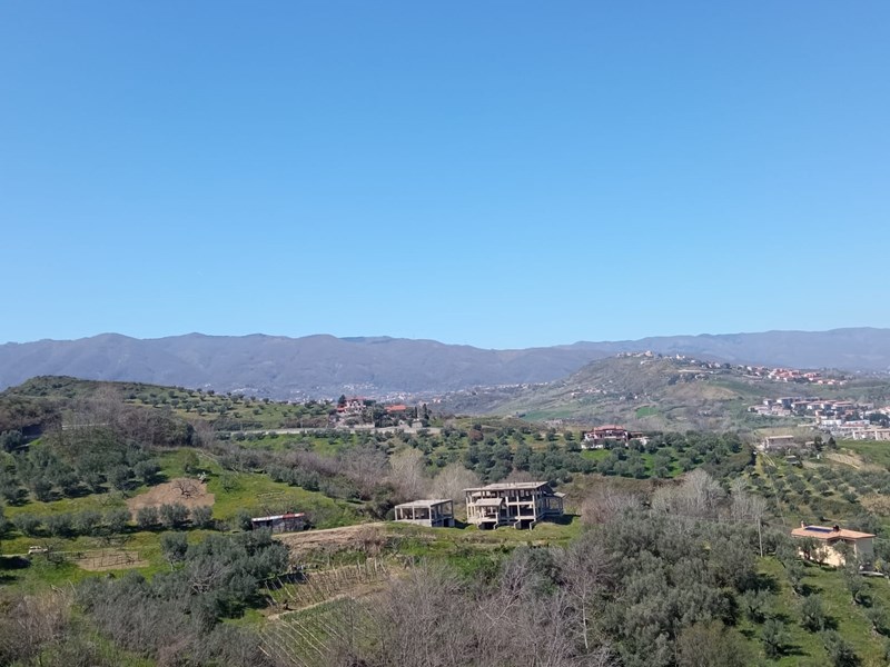 Rustico in Vendita a Mendicino, zona Contrada Rosario, 11'111€, 1000 m²