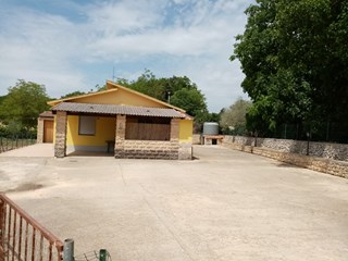 Villa in Vendita a Palazzolo Acreide, zona Porticaletto, 85'000€, 3800 m²