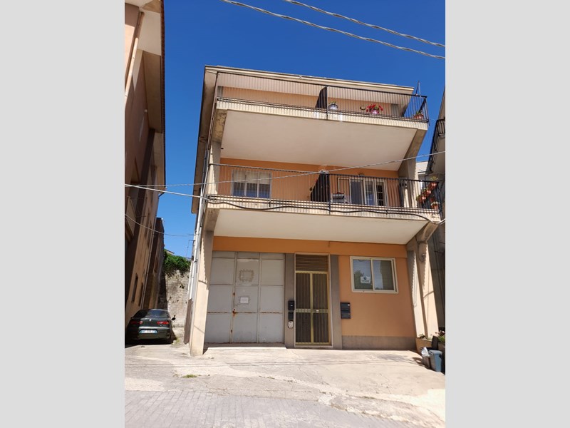Appartamento in Vendita a Palazzolo Acreide, 60'000€, 100 m²