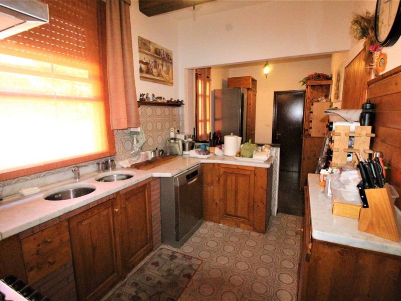 Villa in Vendita a Carrara, zona Marina di Carrara, 1'280'000€, 499 m², arredato, con Box