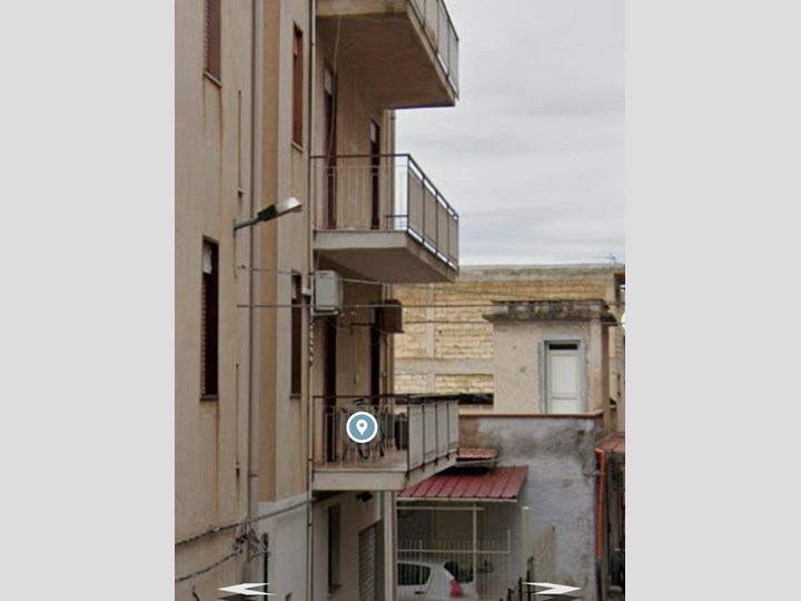 Appartamento in Vendita a Carini, zona Centro, 110'000€, 150 m²