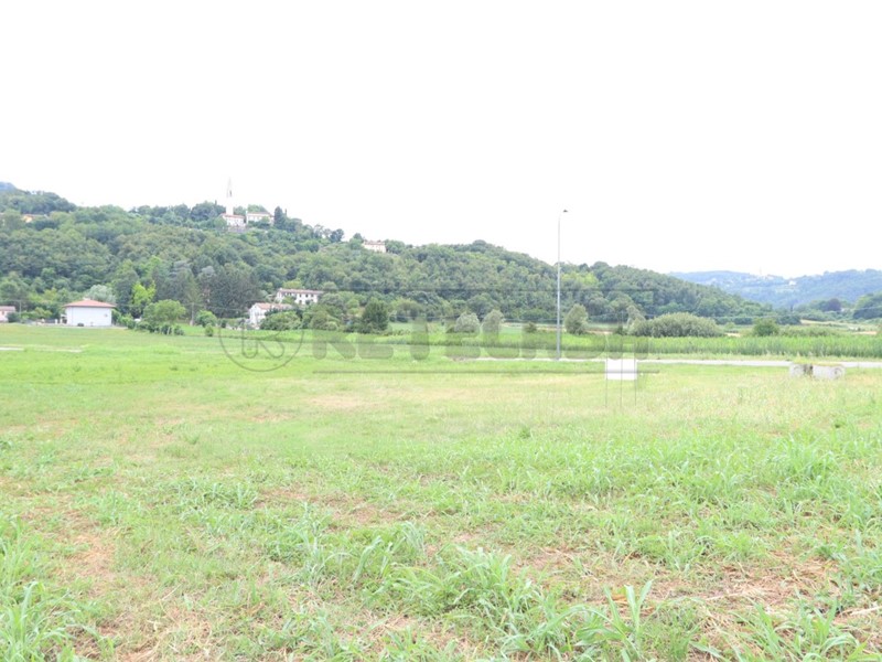 Terreno edificabile in Vendita a Arcugnano, 140'000€, 850 m²