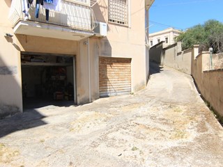 Trilocale in Vendita a Siracusa, zona Viale Tunisi, 95'000&euro;, 88 m²