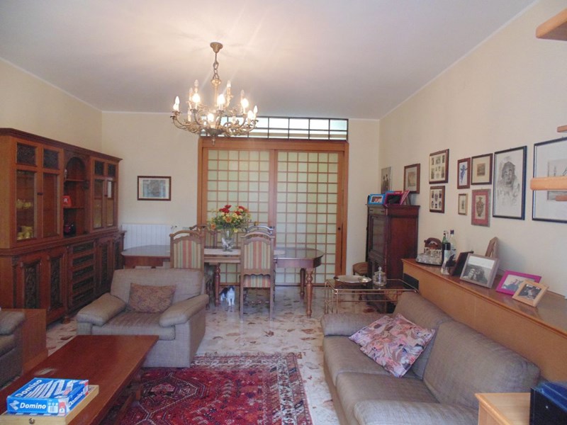 Appartamento in Vendita a Siracusa, zona viale Zecchino, 115'000&euro;, 125 m²