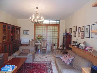 Appartamento in Vendita a Siracusa, zona viale Zecchino, 115'000&euro;, 125 m²