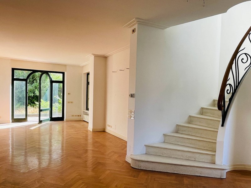 Villa in Vendita a Pesaro, zona Mare, 1'150'000€, 386 m²