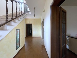Casa Indipendente in Vendita a Massa, 550'000€, 220 m², con Box