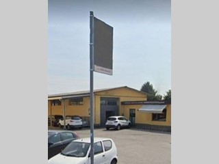 Capannone in Vendita a Capannori, zona Lammari, 210'000€, 340 m²