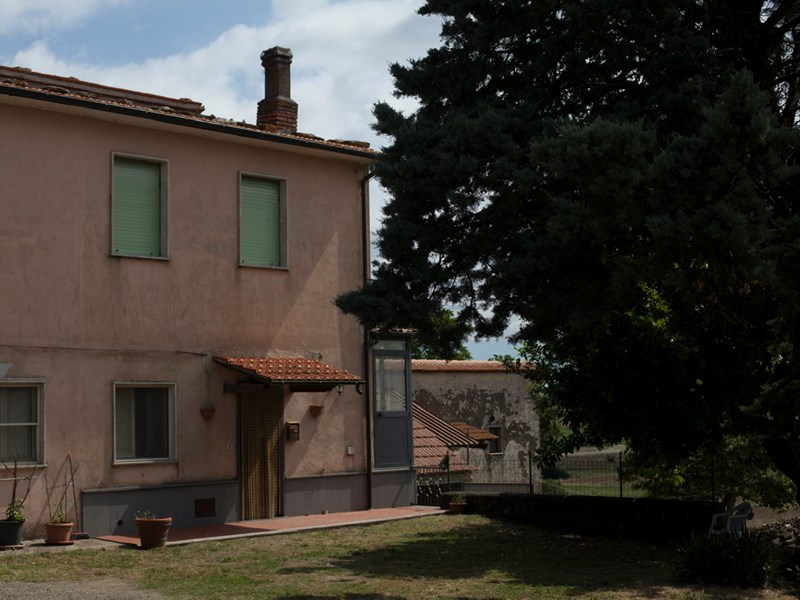 Casa Semi Indipendente in Vendita a Bagnoregio, zona Vallefalsetta , 93'000€, 125 m²