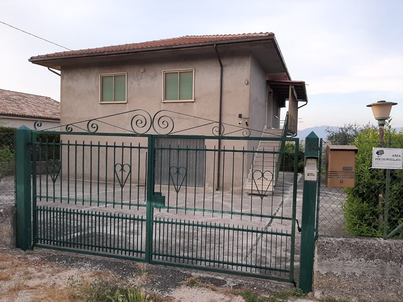 Casa Indipendente in Vendita a Castro dei Volsci, zona Crespasa, 130'000€