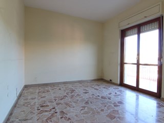 Appartamento in Vendita a Siracusa, zona viale Scala Greca, 120'000&euro;, 160 m²