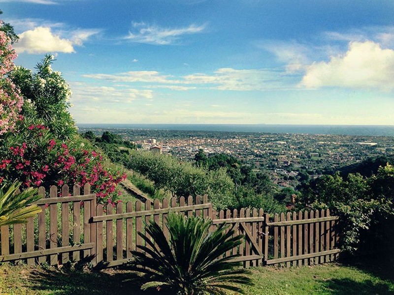 Casa Indipendente in Affitto a Pietrasanta, zona Strettoia, 10'500€, 190 m²