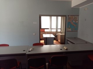 Ufficio in Vendita a Terni, 380 m²