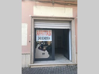 Immobile commerciale in Affitto a Castrovillari, zona Viale del Lavoro, 300&euro;, 145 m²