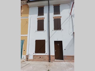 Casa Indipendente in Affitto a Cingia de' Botti, 460€, 220 m²