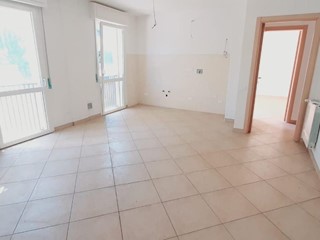 Trilocale in Vendita a Rosignano Marittimo, zona Rosignano Solvay, 198'000€, 65 m², con Box