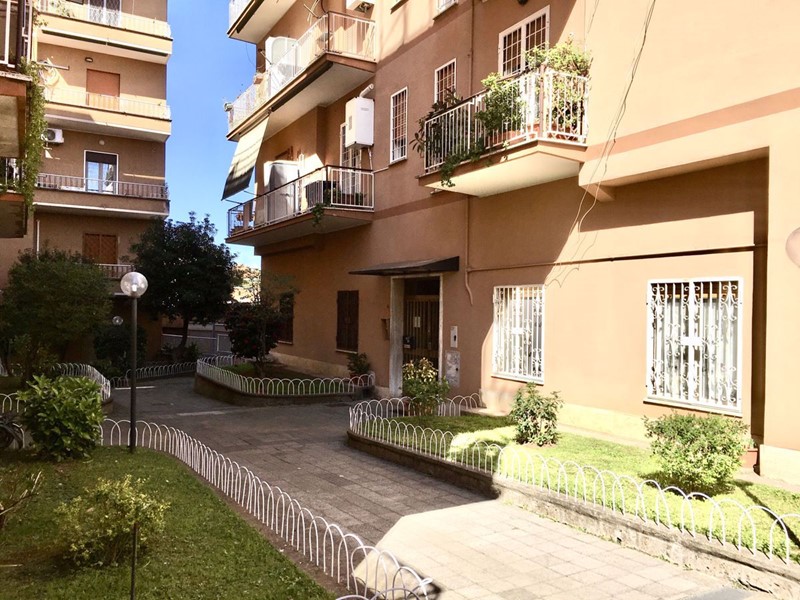 Appartamento in Vendita a Roma, 148'000€, 63 m²