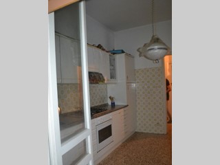 Appartamento in Vendita a Jesi, zona ZONA 4B, 90'000€, 90 m²
