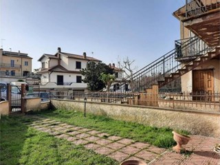 Villetta a schiera in Vendita a Montefiascone, zona Le mosse , 58'000€, 60 m²