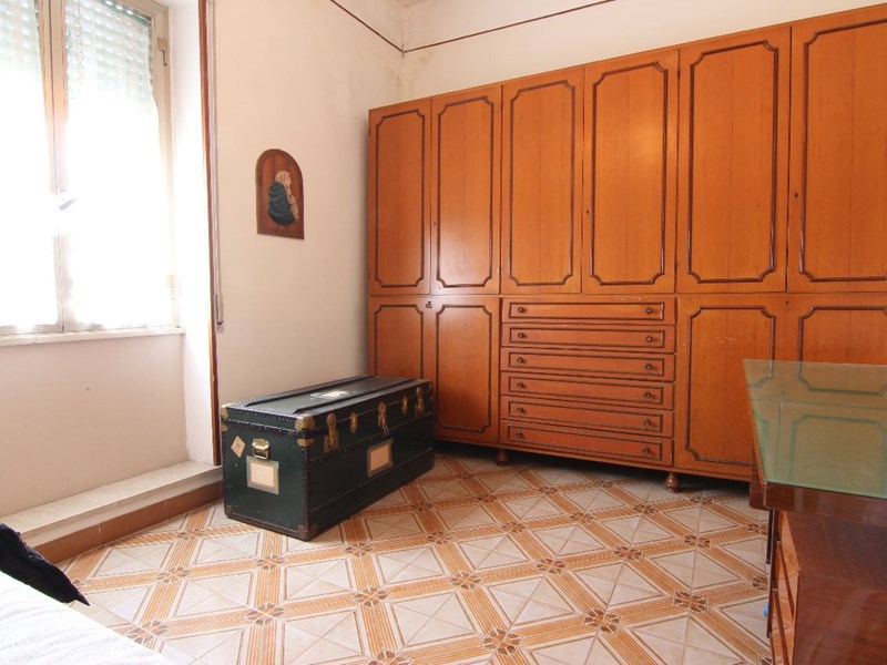 Trilocale in Vendita a Siracusa, zona Piazza Santa Lucia, 70'000&euro;, 85 m²