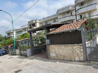 Villetta a schiera in Vendita a Sirignano, zona semicentrale , 220'000€, 220 m²