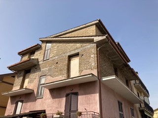 Trilocale in Vendita a Guidonia Montecelio, 45'000€, 110 m²