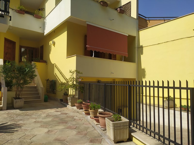 Villa bifamiliare in Vendita a Campi Salentina, 200'000€, 168 m², arredato