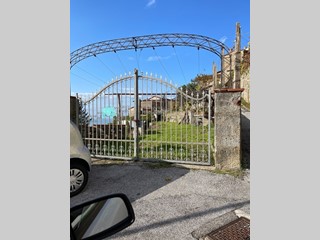 Casa Indipendente in Vendita a Pietrasanta, zona Capezzano Monte, 290'000€, 307 m²