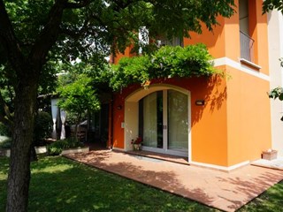 Villa in Vendita a San Giorgio Piacentino, zona residenziale, 400'000€, 270 m², con Box